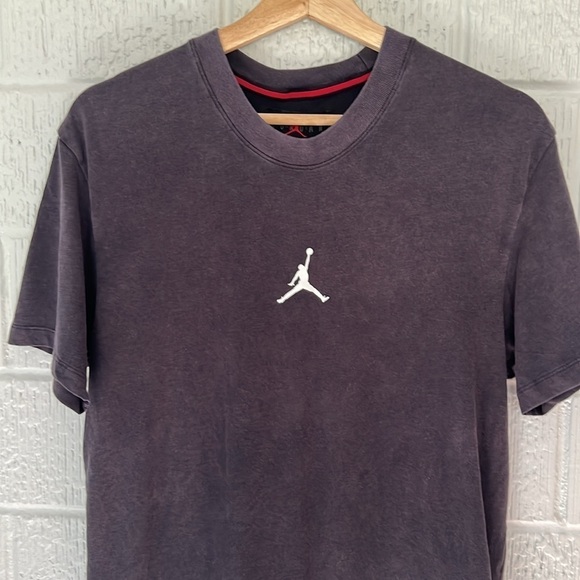 Jordan Brand Men’s Logo Tee Distressed Look Black Size Small - Picture 3 of 9